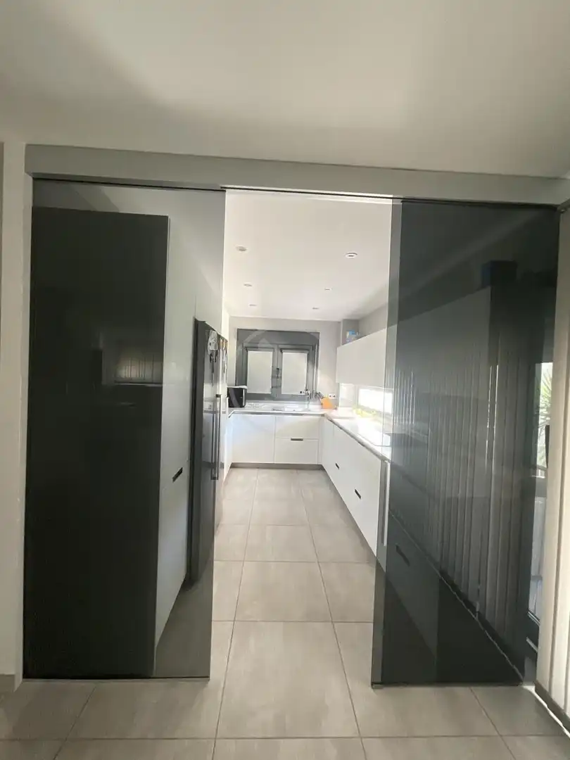 Cuina de Casa o xalet en venda en Linares amb Aire condicionat, Jardí privat i Piscina