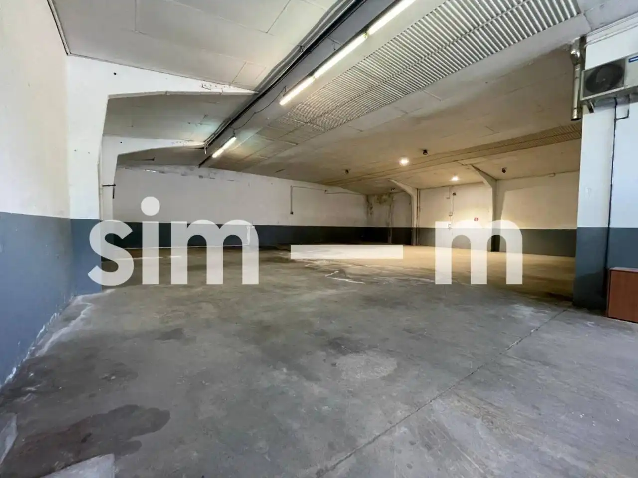 Industrial buildings for rent in Vic