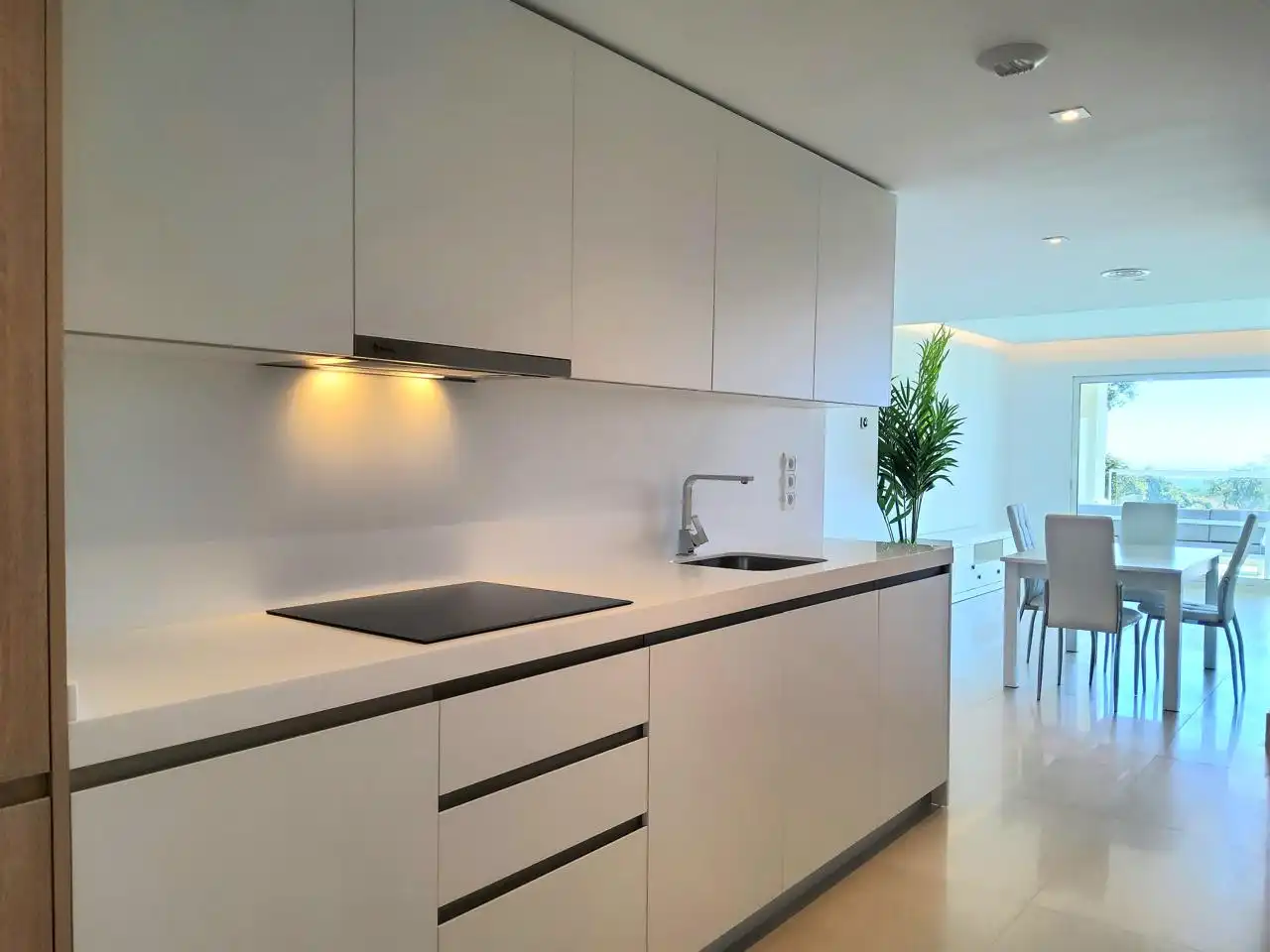 Cocina de Apartamento en venta en Sotogrande con Aire acondicionado, Terraza y Amueblado