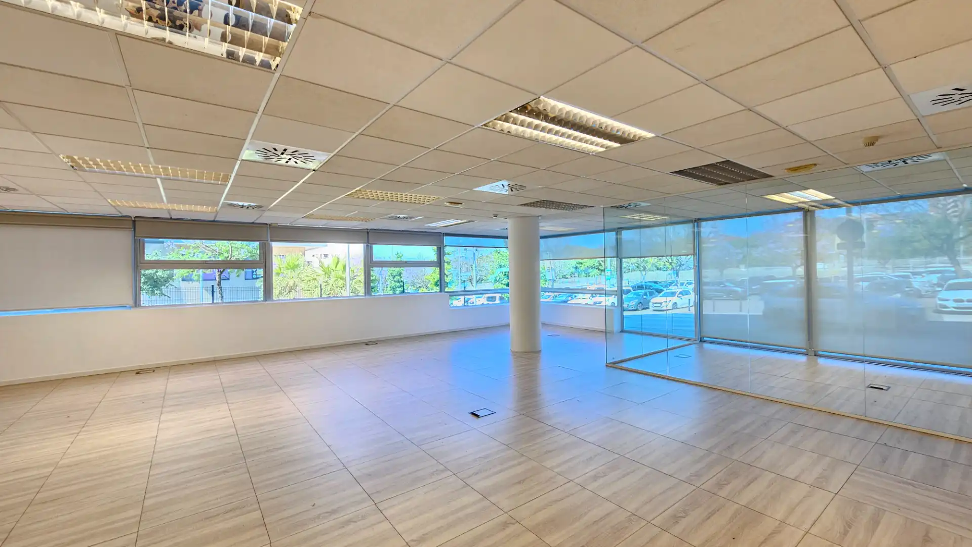 Büro zur Miete in Sant Joan Despí mit Klimaanlage, Heizung und Internet