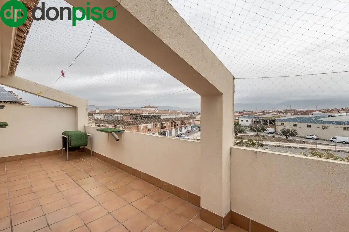 Terraza de Casa adosada en venta en Churriana de la Vega con Aire acondicionado, Jardín privado y Terraza