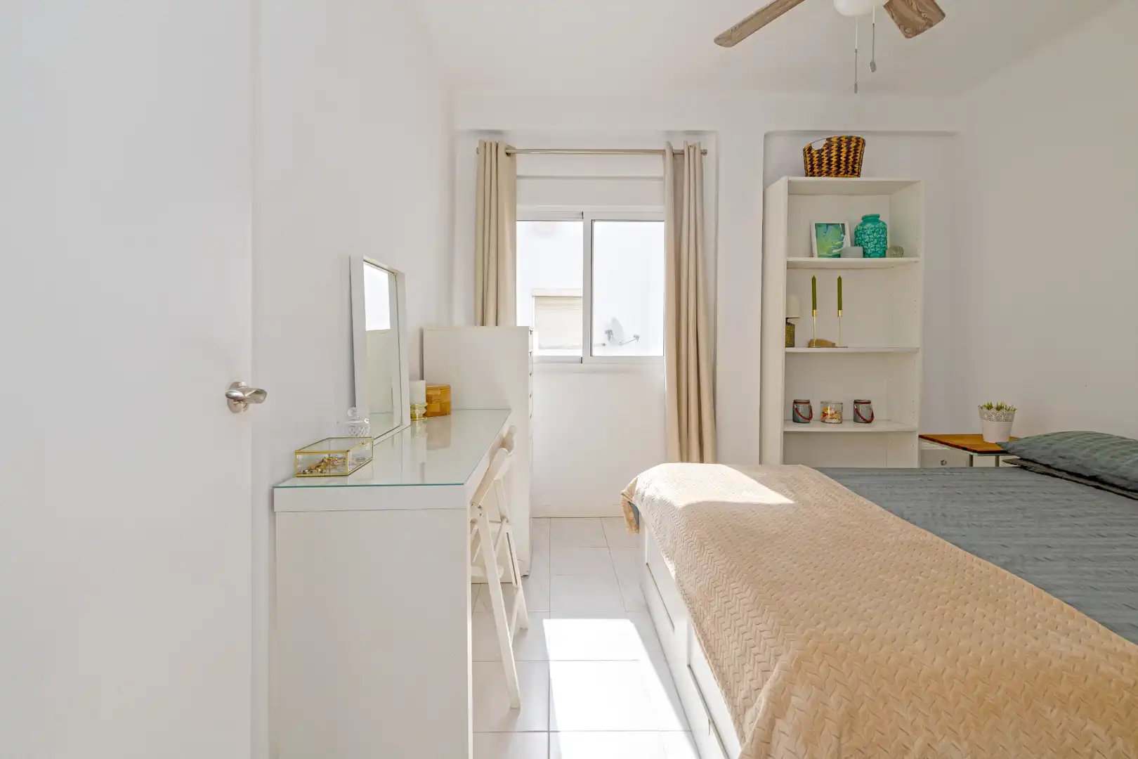 Bedroom of Flat for sale in Málaga  with Air Conditioner, Heating and Terrace