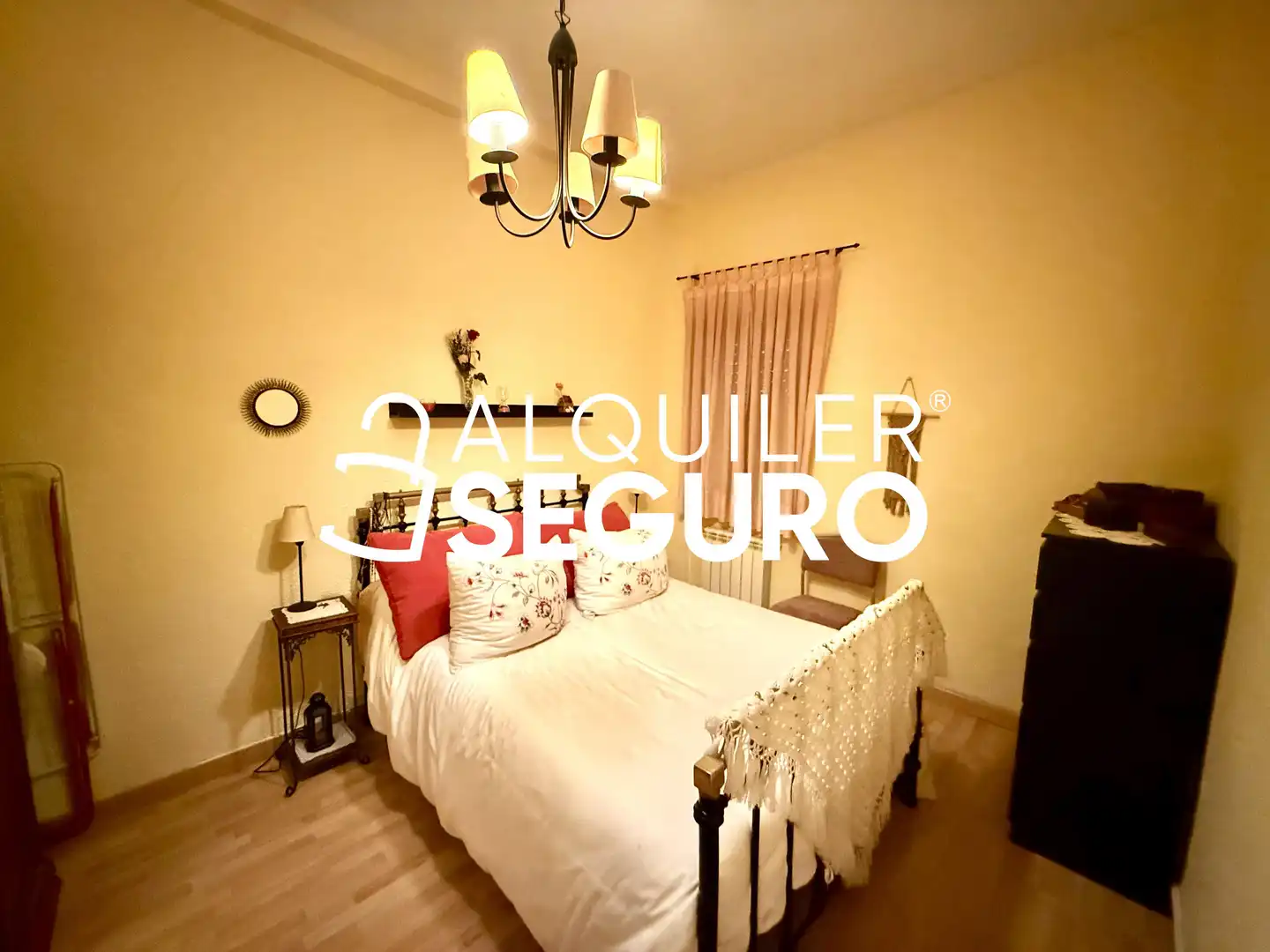Bedroom of Flat for rent in Juan de la Cierva