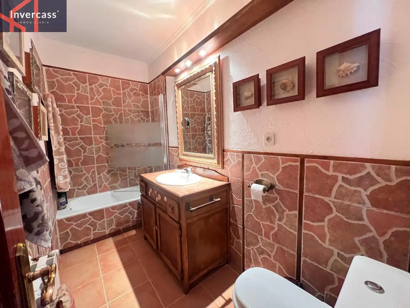 Badezimmer von Wohnung zum Verkauf in Castro-Urdiales mit Möbliert