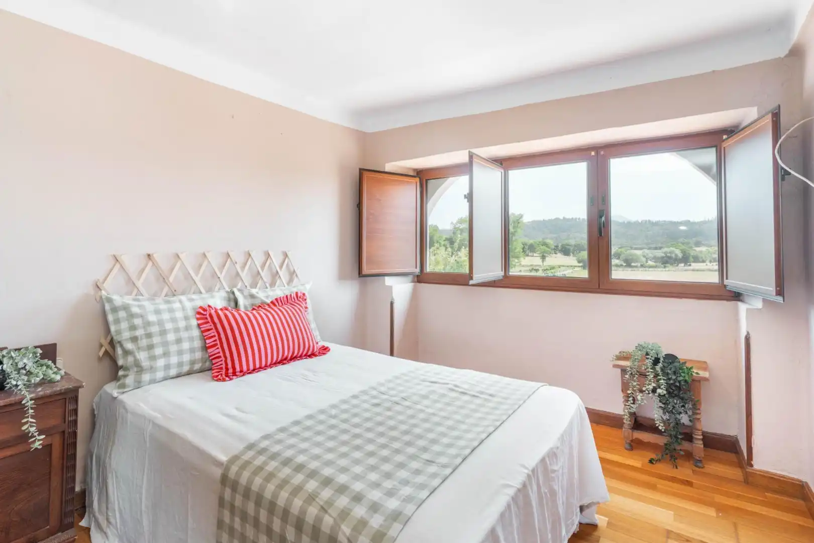 Habitación de Casa o chalet en venta en Sariego con Calefacción, Terraza y Amueblado