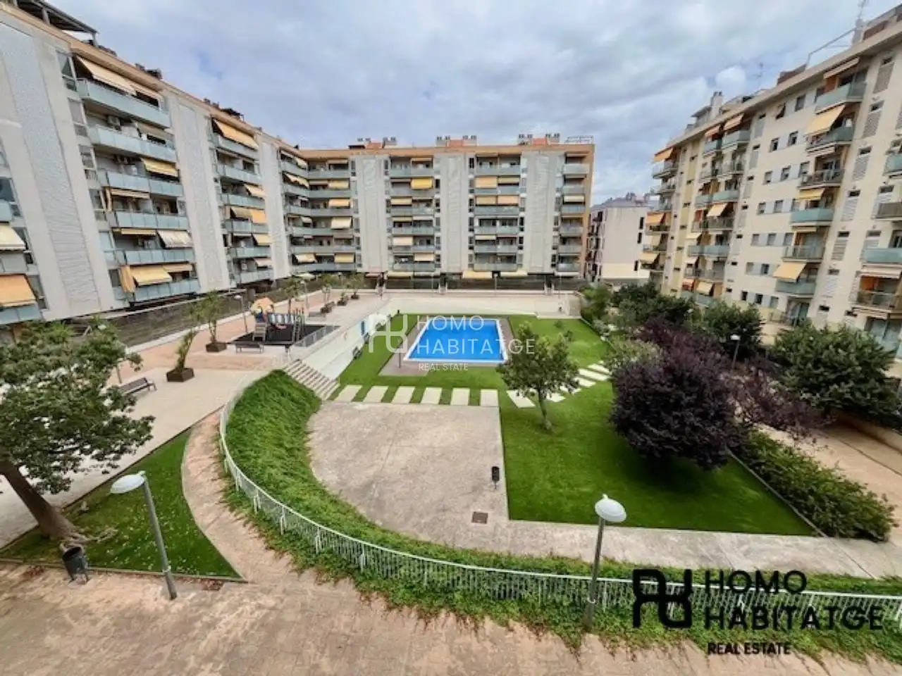 Parking de Piso en venta en Barberà del Vallès con Calefacción, Parquet y Balcón