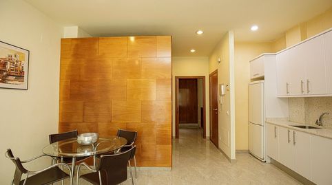 Apartamento de dos habitaciones con terraza en Taialà, Girona. ALQUILER DE TEMPORADA.