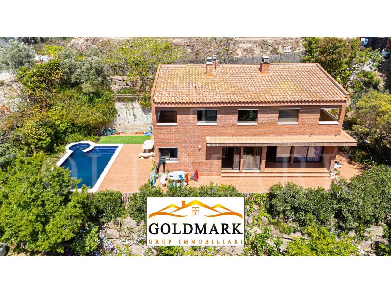 Vista exterior de Casa o xalet en venda en Corbera de Llobregat amb Calefacció, Jardí privat i Terrassa