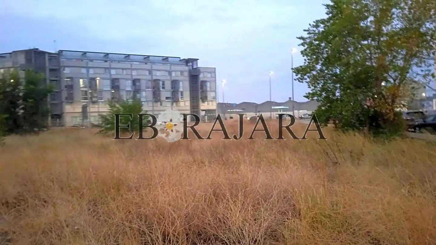 Lands and plots for sale in Reyes Católicos, imagen 6