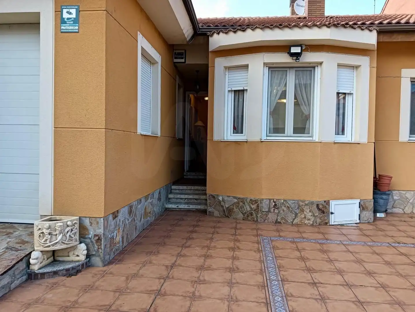 Exterior view of Flat for sale in Soto de la Vega, León