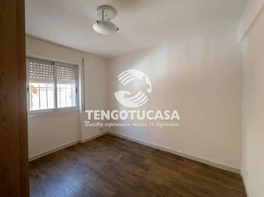 Piso en venta en Calle de María Teresa Sáenz de Heredia, 22, Ventas