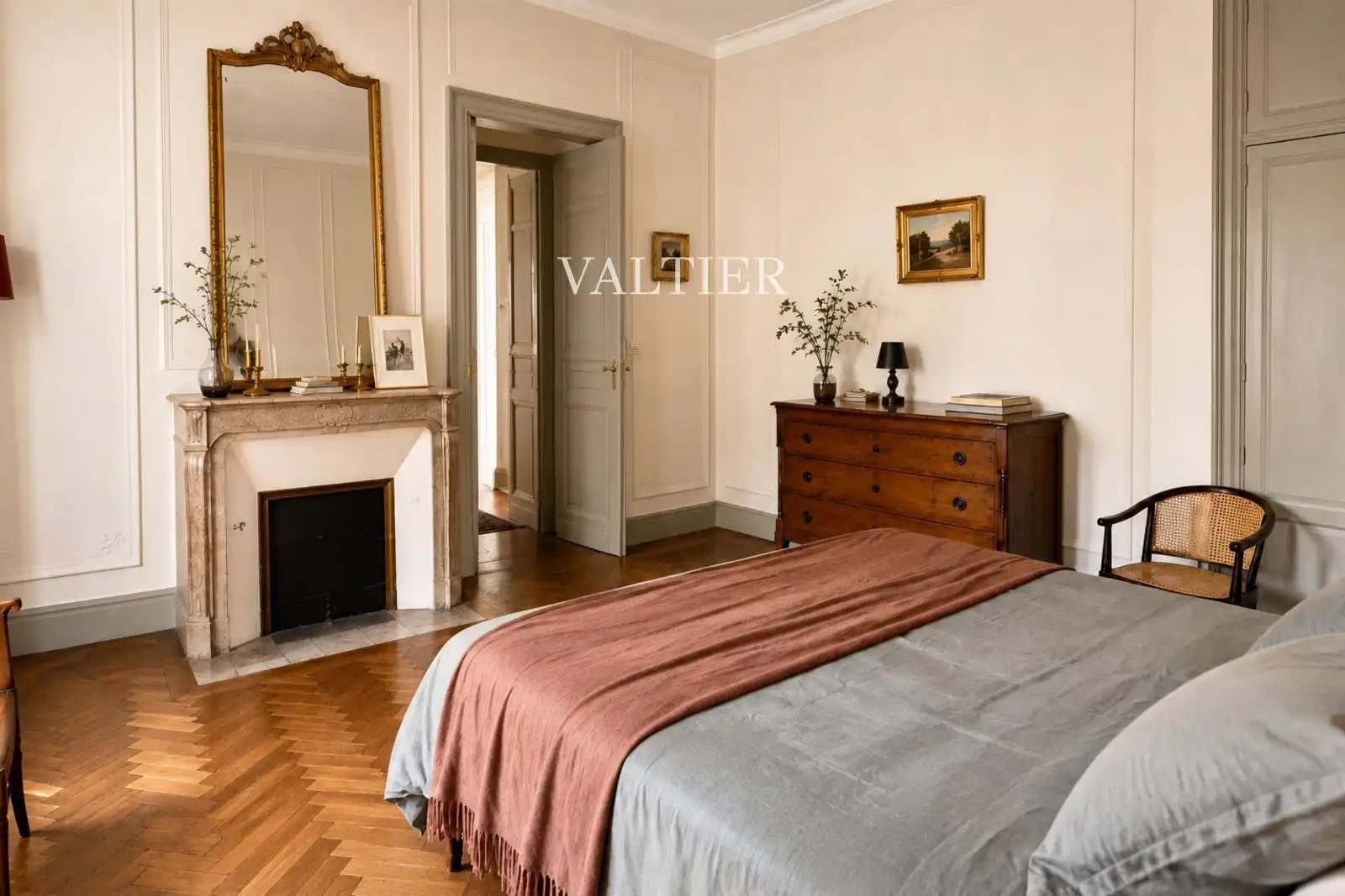 Flat for rent in Felipe IV, Jerónimos