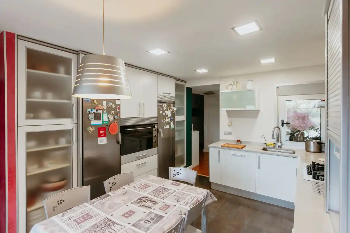 Cocina de Casa o chalet en venta en Huesca con Aire acondicionado, Calefacción y Jardín privado
