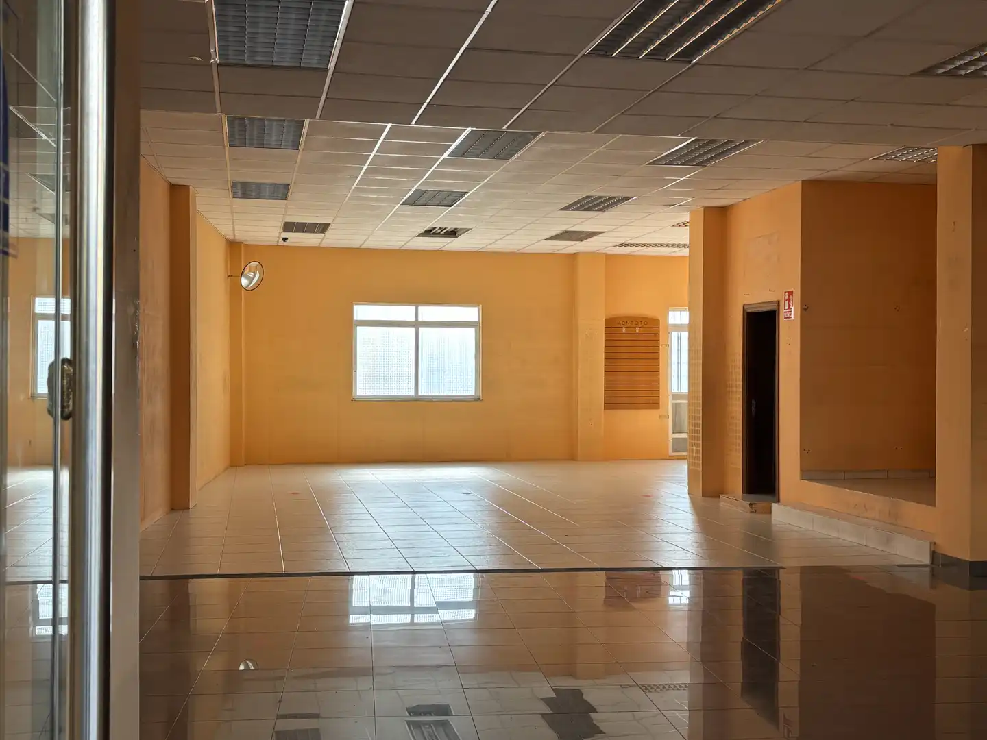 Local commercial à louer à Avenida Vilaboa 92, imagen 7
