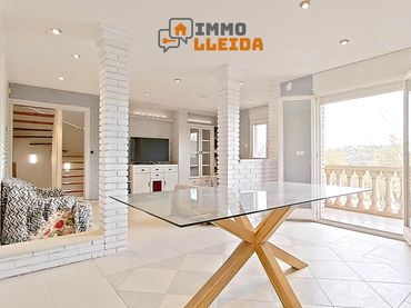 Casa con balcone in vendita a Calle DE LES MORERES 4