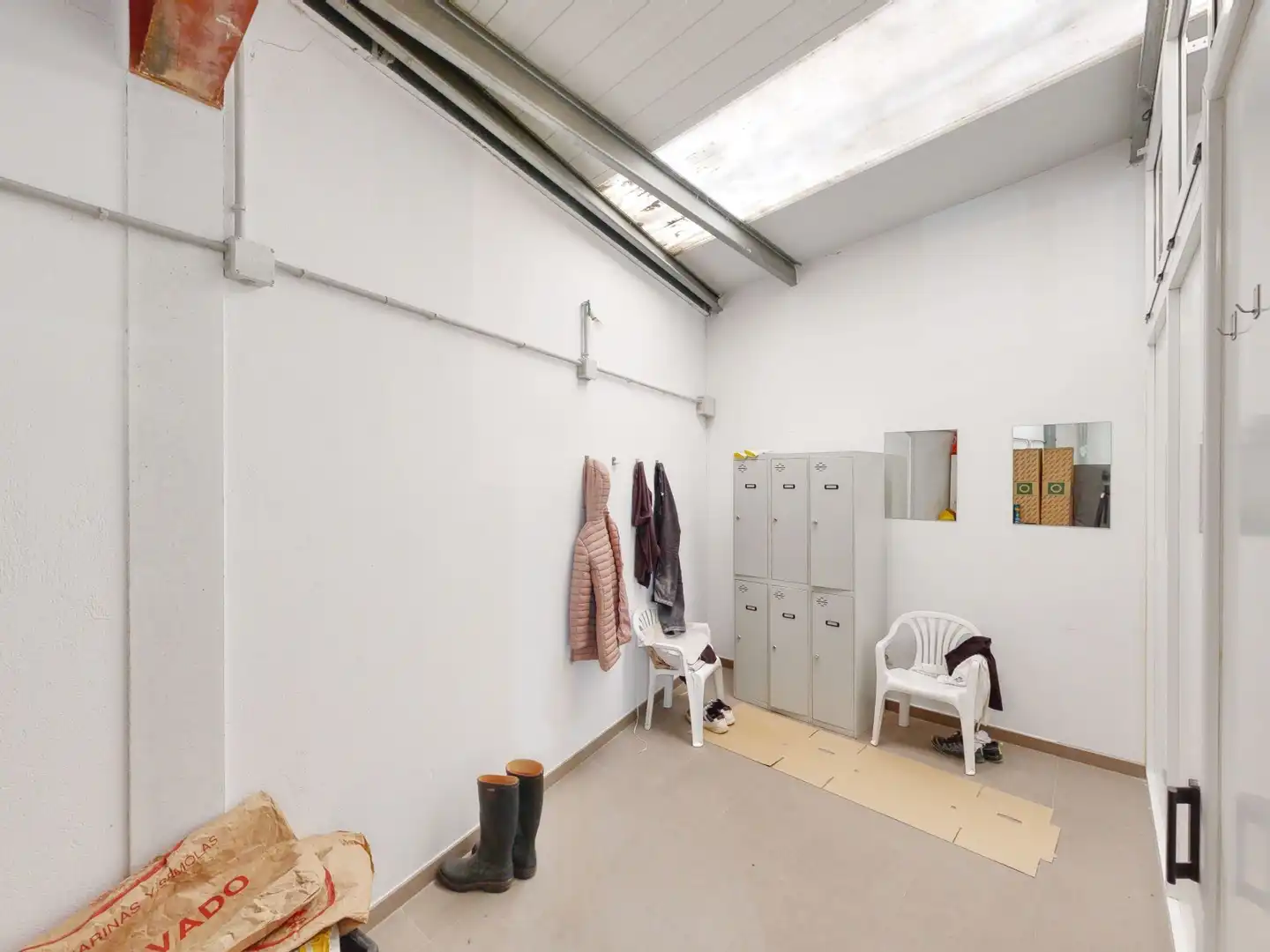 Industrial buildings for sale in Xove
