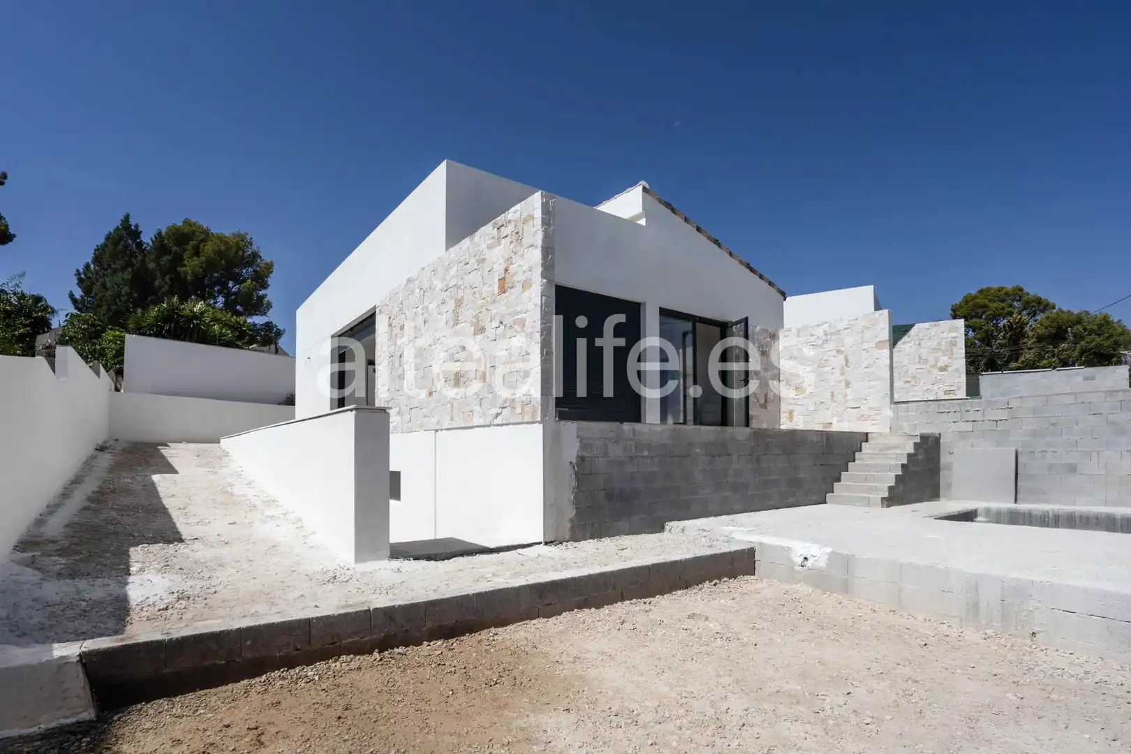 Vista exterior de Casa o chalet en venta en La Nucia con Aire acondicionado, Calefacción y Jardín privado