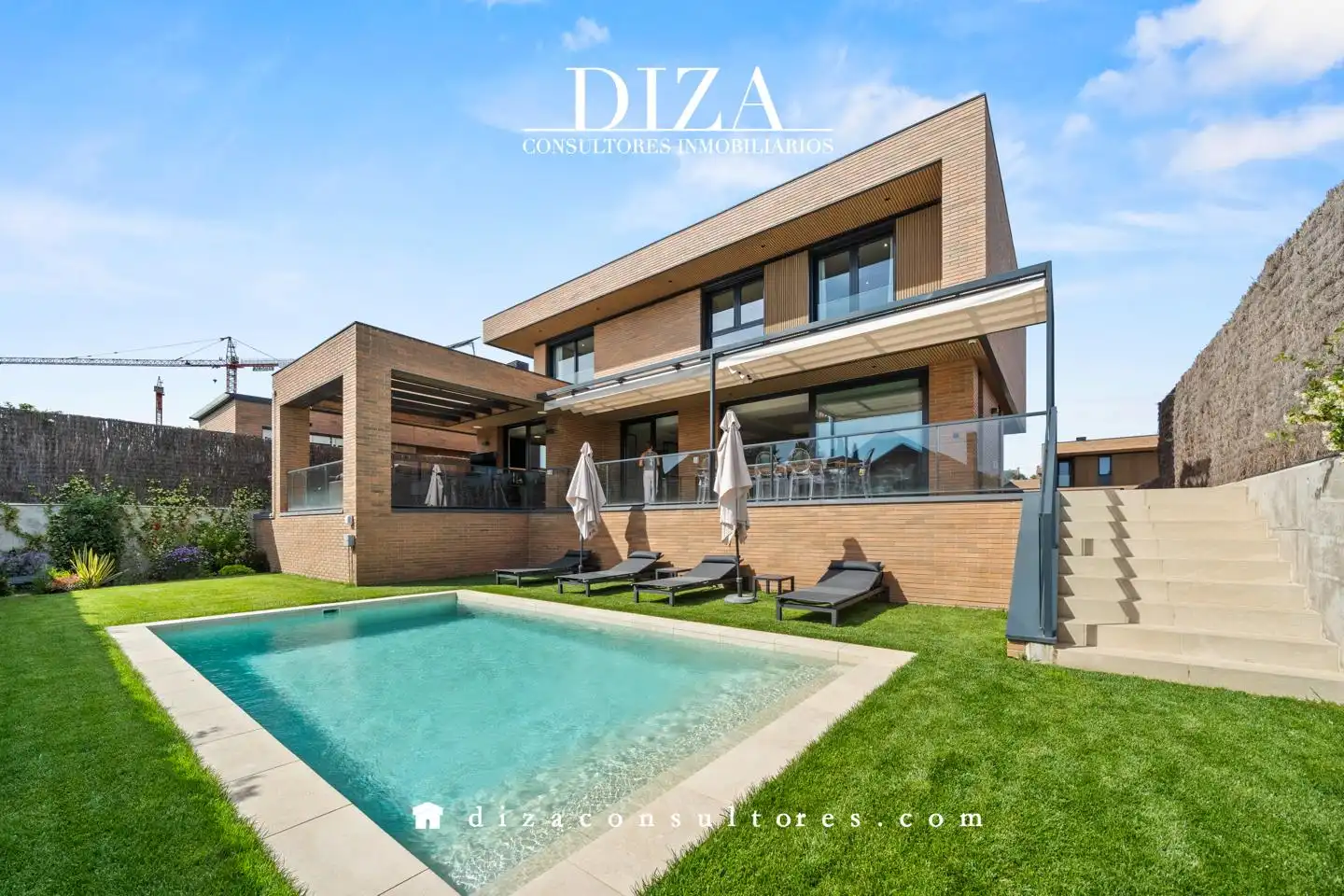Exterior view of Houses for sale in Las Rozas de Madrid  with Air Conditioner, Heating and Private garden
