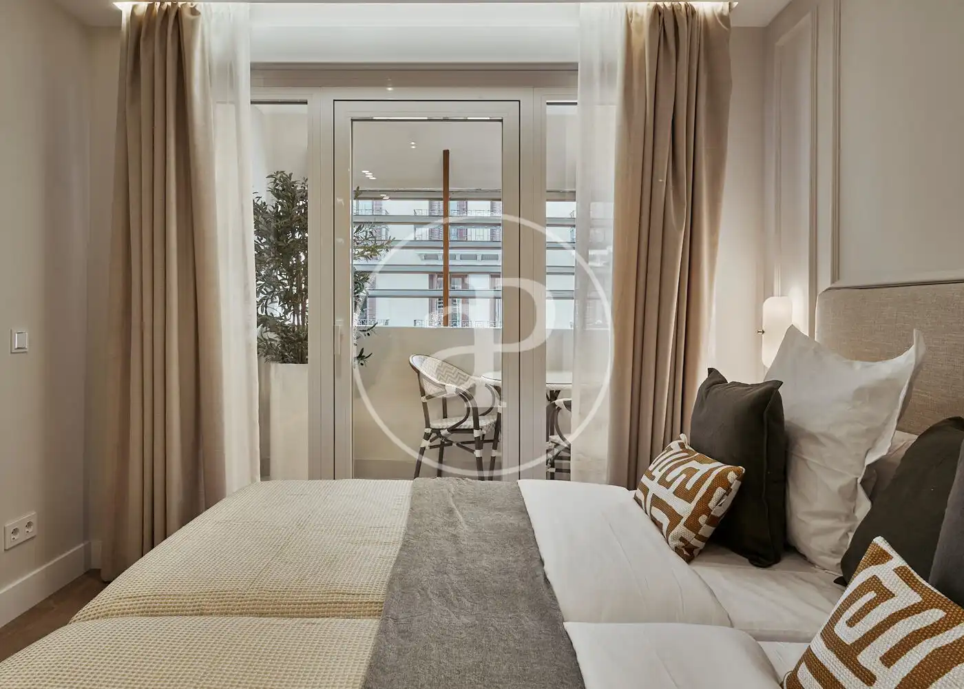 Bedroom of Flat for sale in Madrid  with Air Conditioner, Heating and Terrace