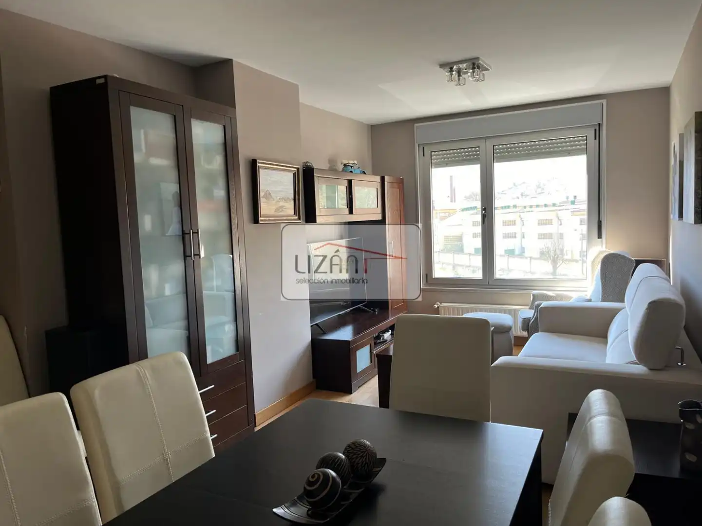 Wohnzimmer von Wohnung zum Verkauf in Oviedo  mit Heizung, Parkett und Abstellraum