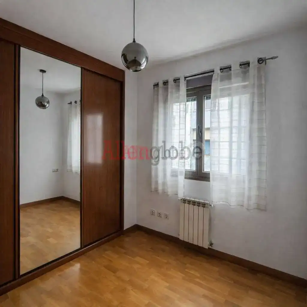 Flat for sale in Milán - Pumarín