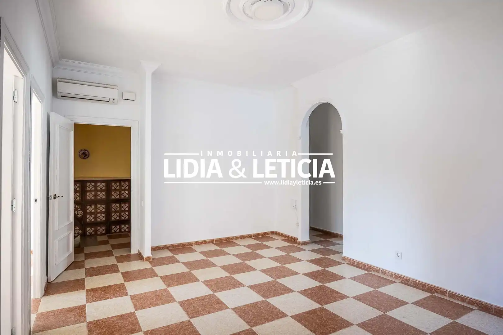 Dormitori de Casa o xalet en venda en Alcalá de Guadaira amb Aire condicionat i Terrassa