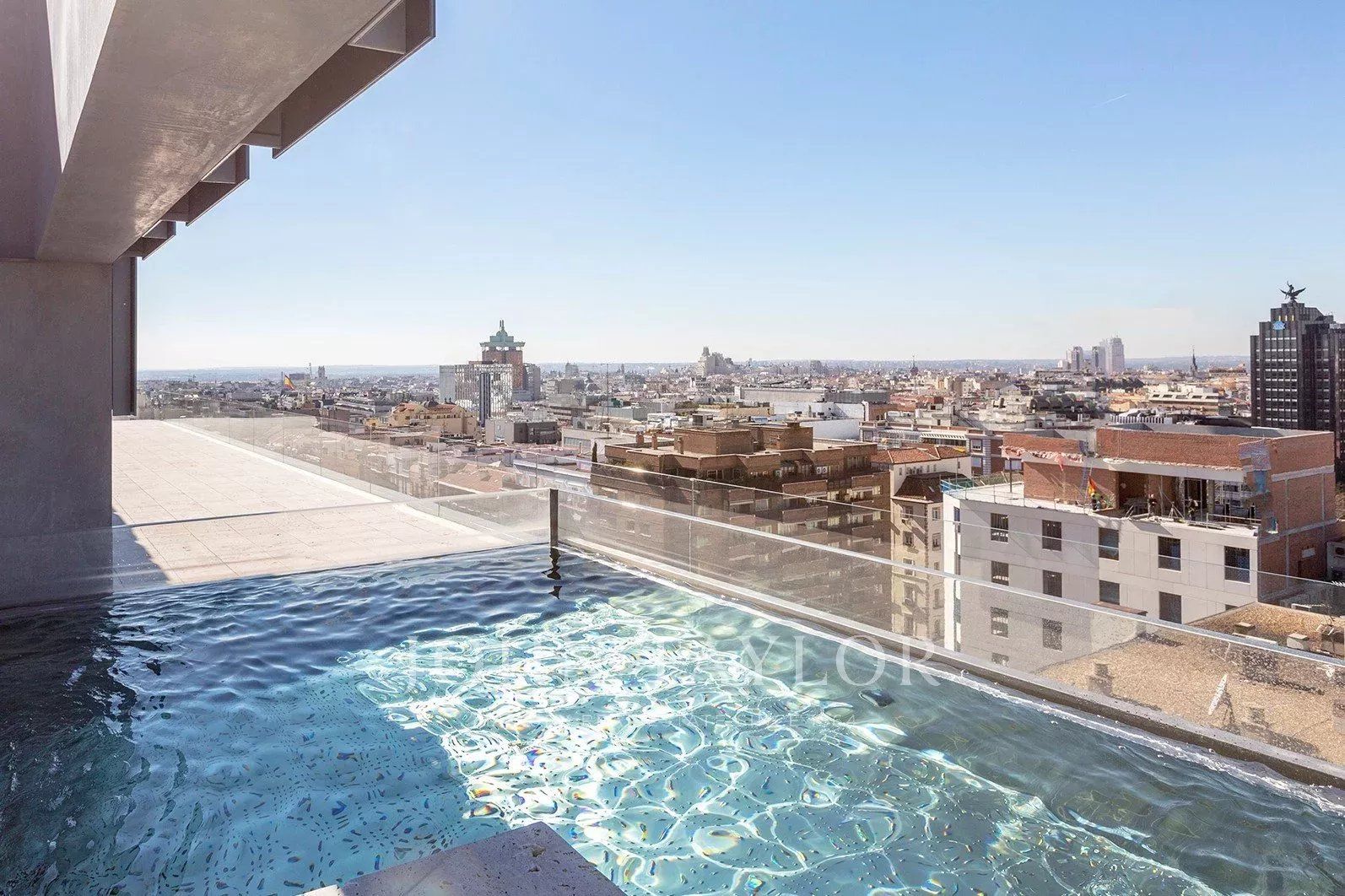Piscina de Piso de alquiler en  Madrid Capital con Aire acondicionado, Calefacción y Trastero