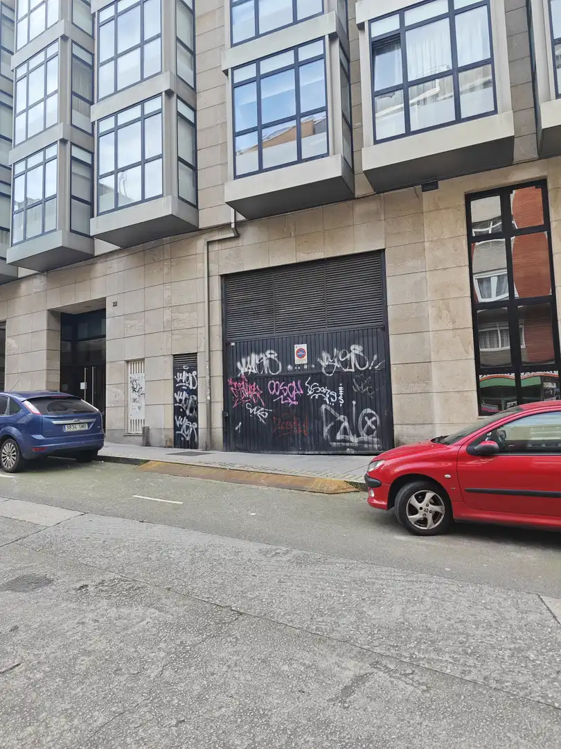 Garage zur Miete in Rúa Jacinto Benavente, 1, Los Castros - Castrillón