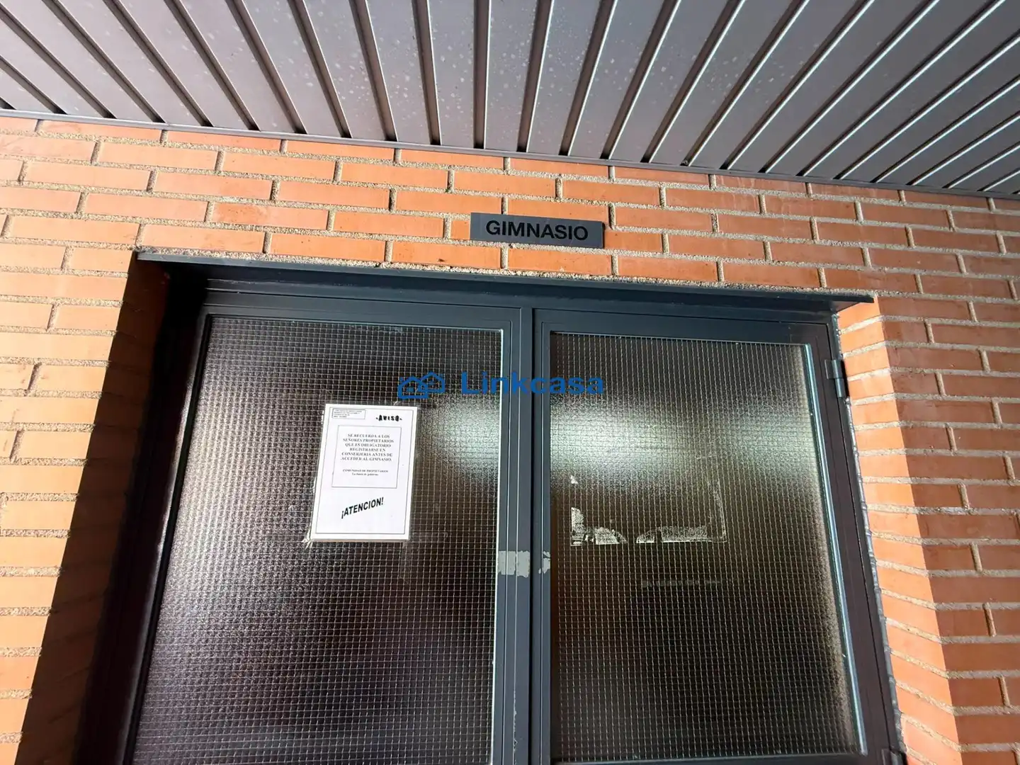 Piso en venta en Madrid con Calefacción, Trastero y Piscina comunitaria