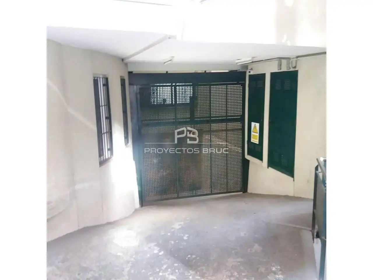 Parkplatz zum Verkauf in Calle Francesc Tàrrega, imagen 2