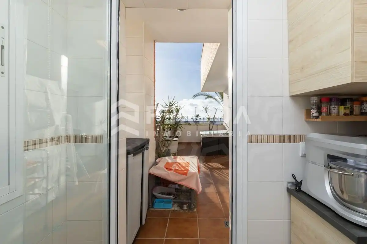 Piso en venta en Roquetas de Mar con Aire acondicionado y Piscina comunitaria