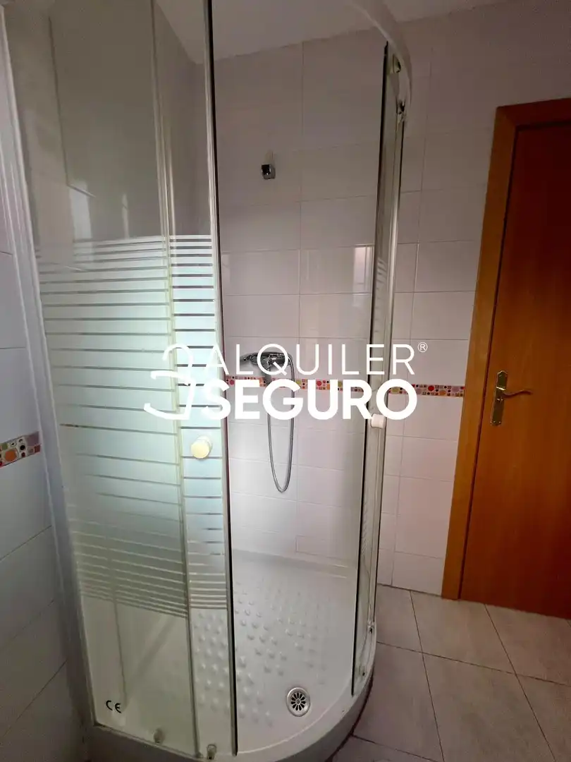 Bathroom of Houses for rent in Paracuellos de Jarama  with Air Conditioner, Heating and Terrace