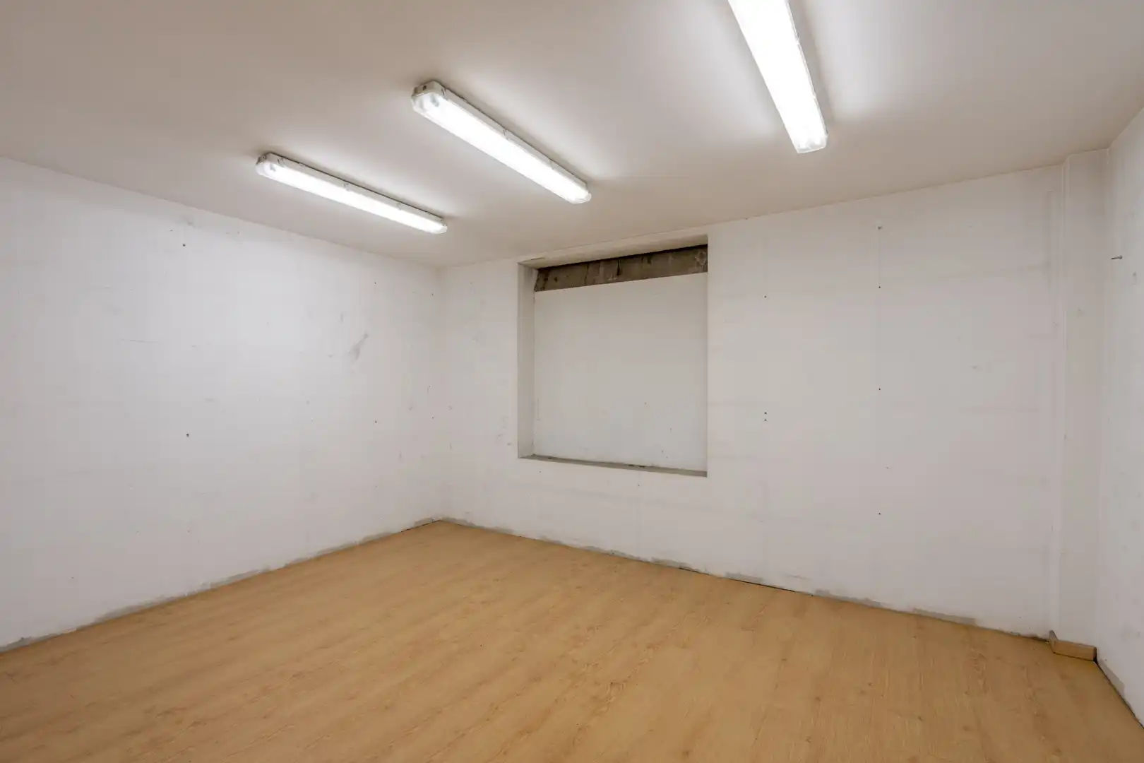 Office for sale in Madrid  with Air Conditioner