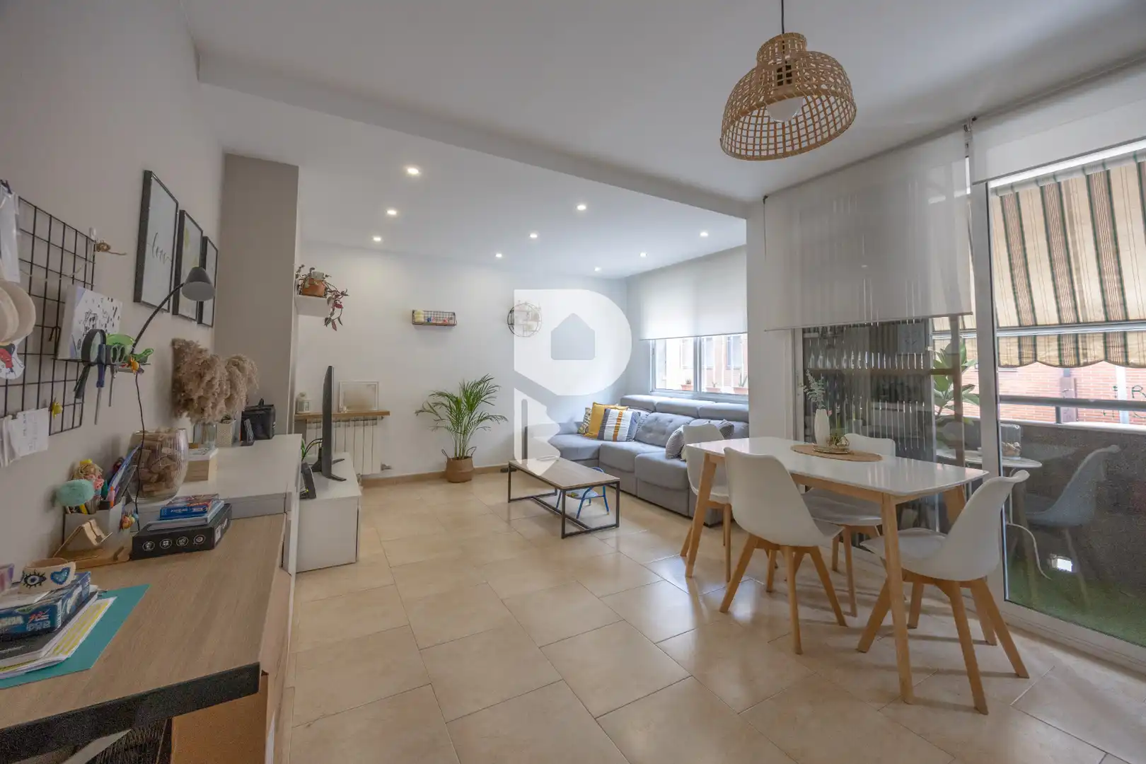 Sala d'estar de Planta baixa en venda en Sant Vicenç Dels Horts amb Aire condicionat, Calefacció i Terrassa