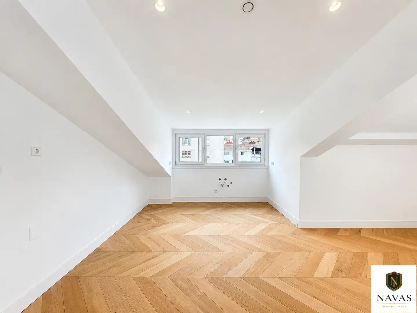 Attic for sale in Vigo   with Air Conditioner, Heating and Parquet flooring