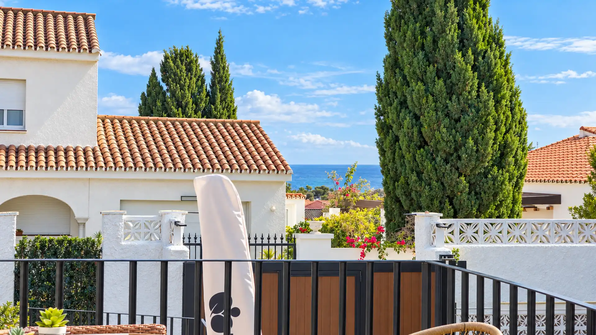 Terrace of Houses for sale in La Duquesa