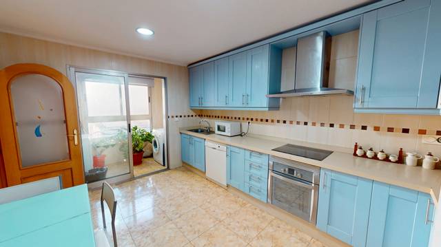 Piso en Venta en Carrer Conrado del Campo en Plaza Crevillente - Antiguos Juzgados - El Asilo