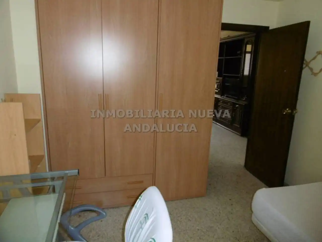 Dormitori de Pis de lloguer en Almería amb Moblat