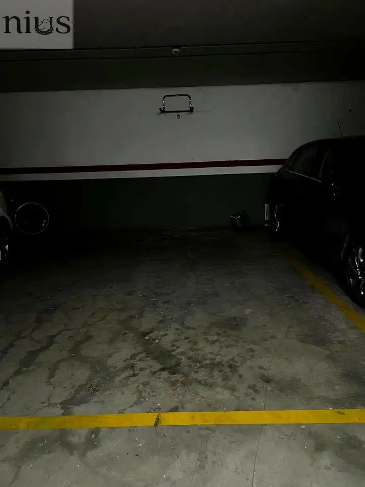 Parking de Piso de alquiler en Silla con Aire acondicionado y Amueblado