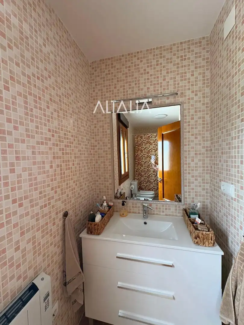 Bathroom of Houses for sale in Osa de la Vega  with Air Conditioner, Heating and Terrace