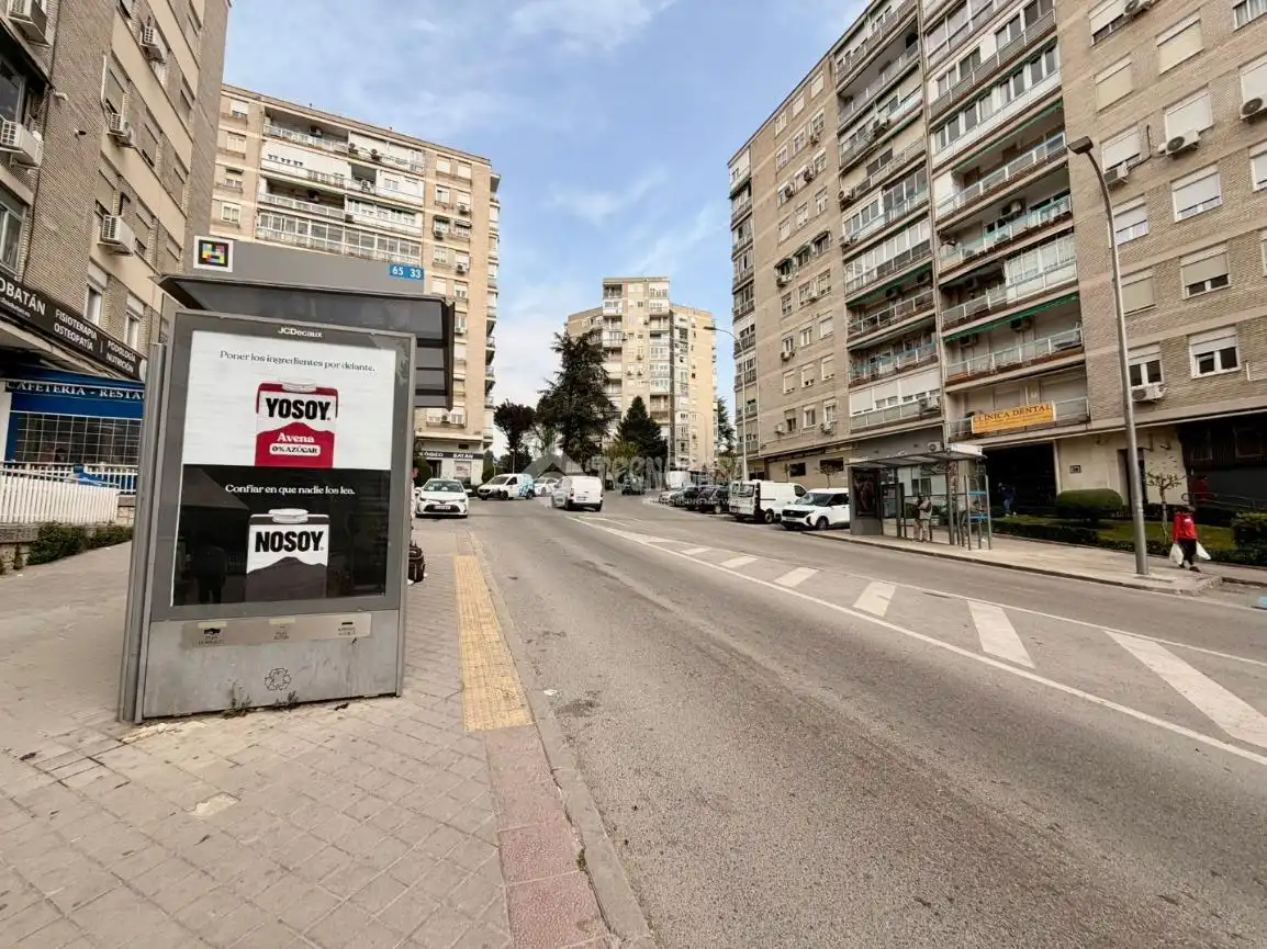 Vista exterior de Local de alquiler en Madrid
