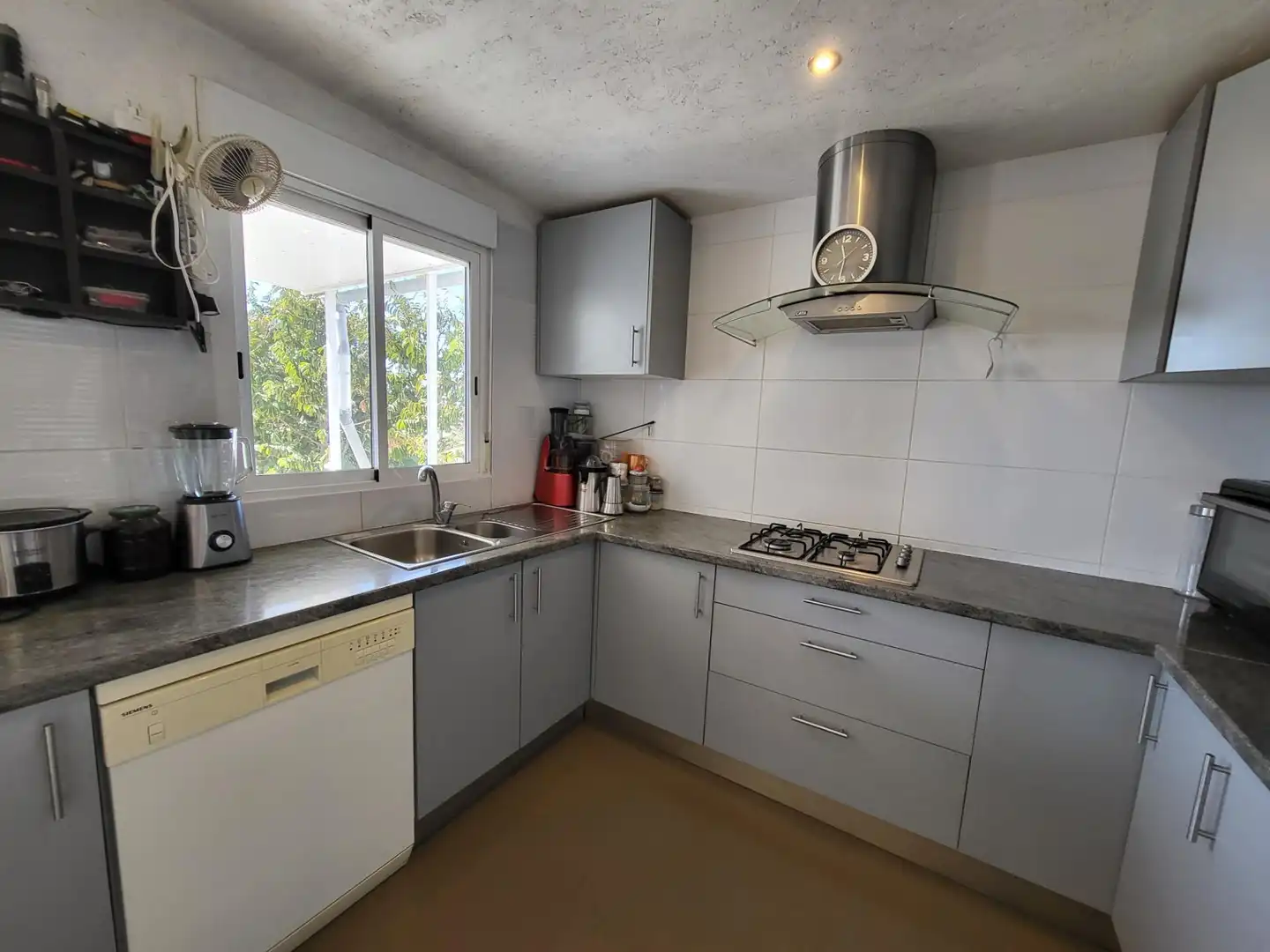 Cuina de Casa o xalet en venda en Arona amb Aire condicionat, Jardí privat i Terrassa