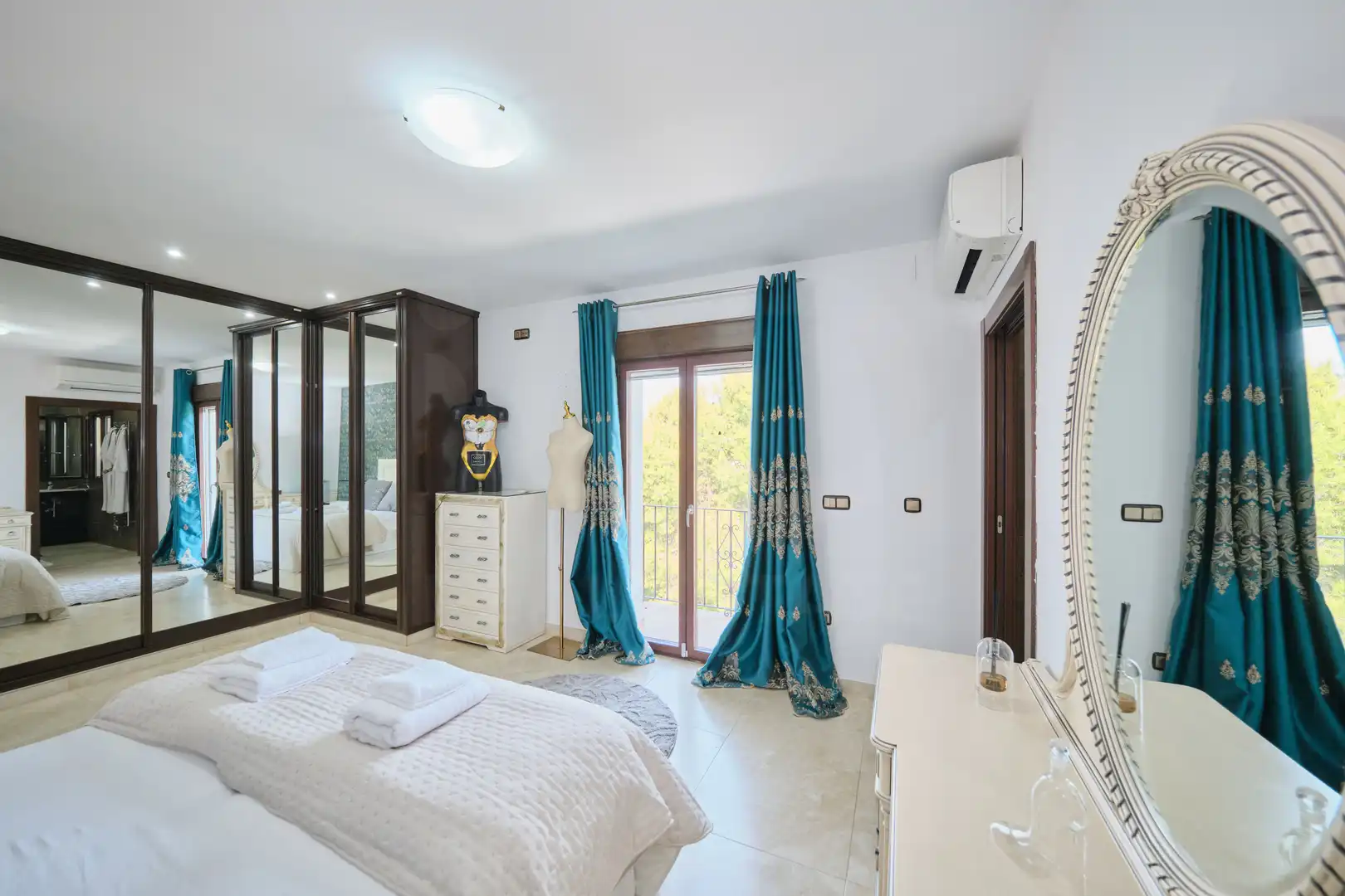 Bedroom of Houses for sale in Almuñécar  with Air Conditioner, Terrace and Swimming Pool