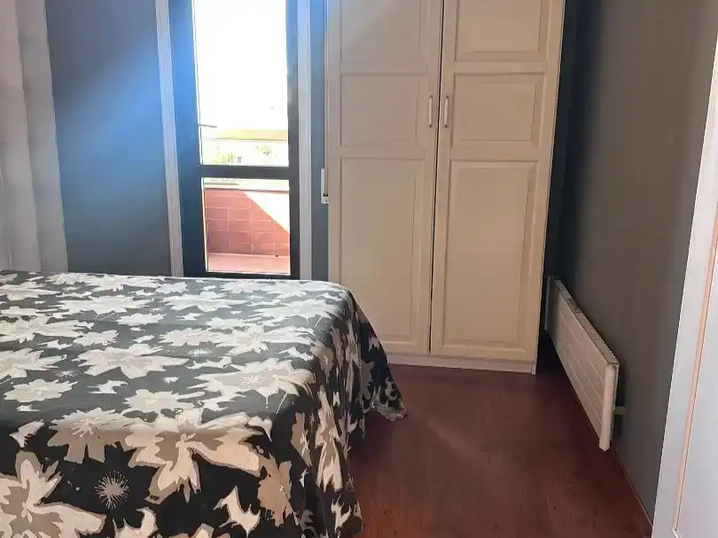 Dormitori de Apartament en venda en Vigo  amb Jardí privat, Parquet i Traster