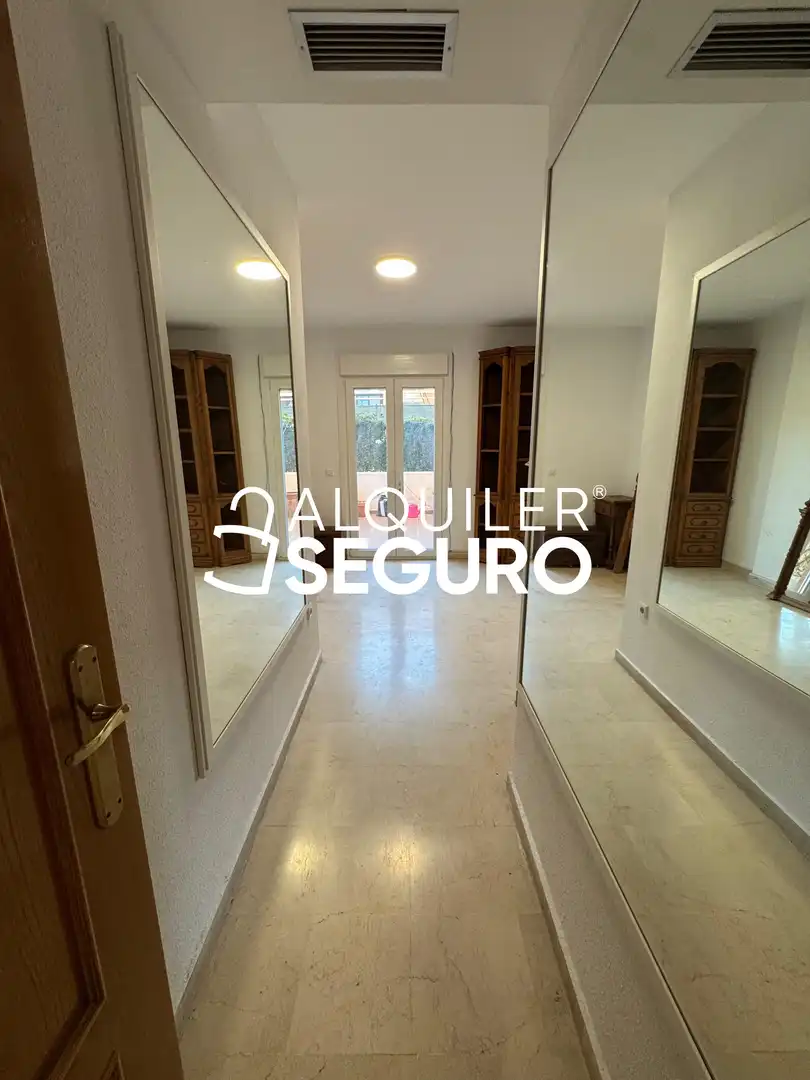 Habitación de Piso de alquiler en Málaga con Aire acondicionado, Terraza y Amueblado