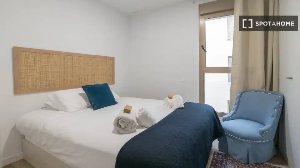 Habitación de Apartamento para compartir en El Puig de Santa Maria con Aire acondicionado, Terraza y Amueblado
