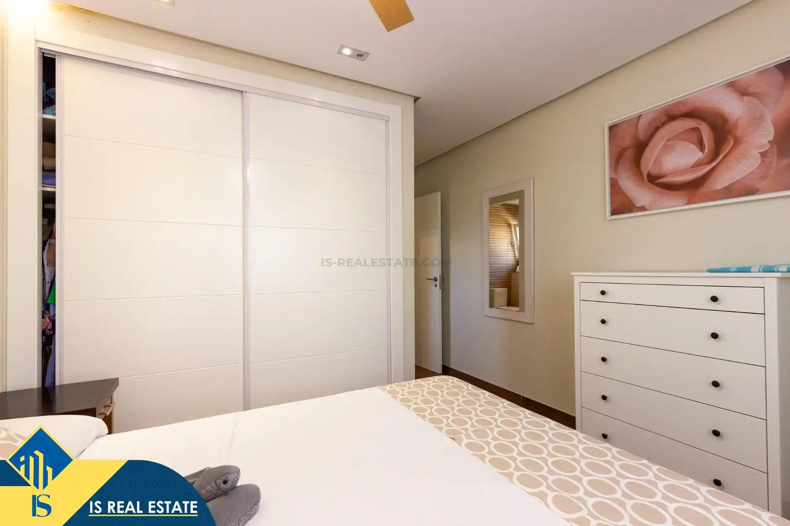 Dormitori de Casa o xalet en venda en Alicante / Alacant amb Terrassa, Piscina i Moblat
