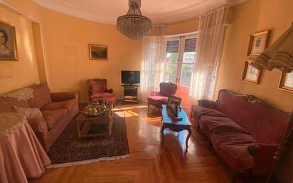 Living room of Flat for sale in  Madrid Capital  with Terrace and Balcony