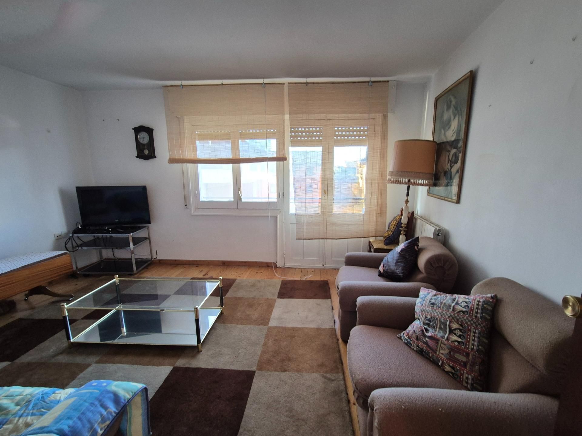 Living room of Flat for sale in Almanza  with Heating, Terrace and Balcony