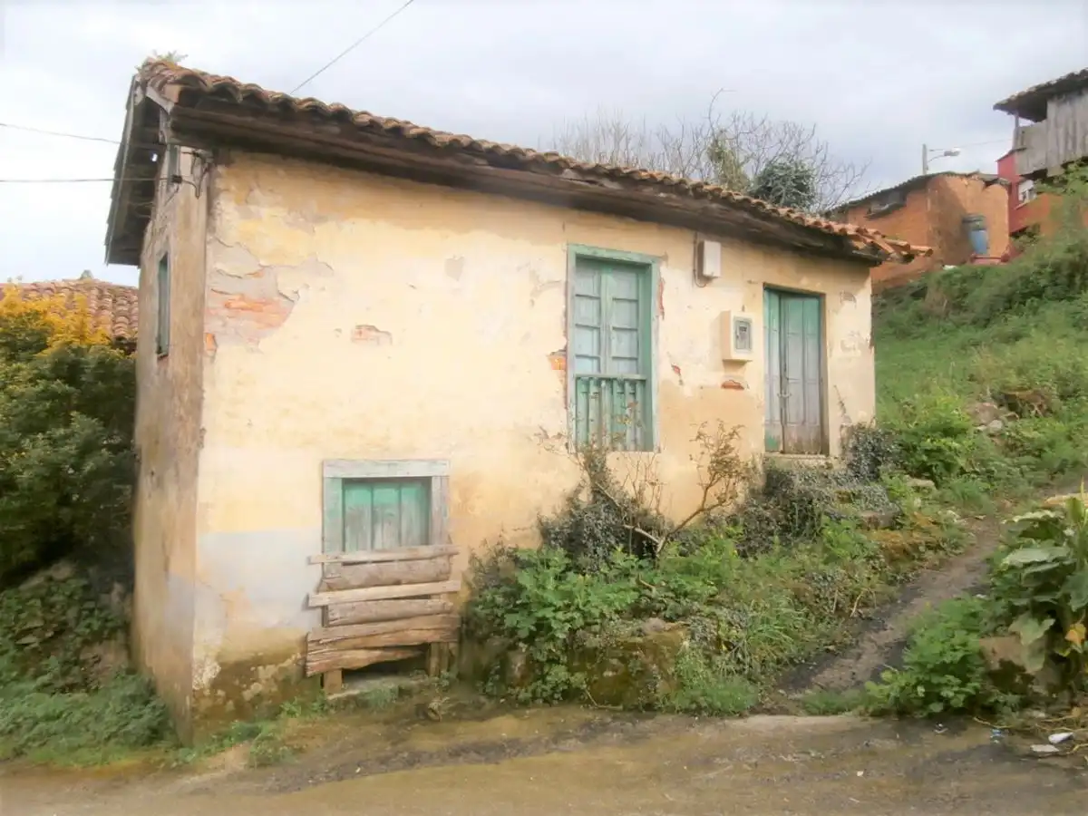 Casa amb jardí en venda a Candamo, imagen 3